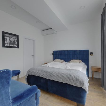 Shone Apartment Old Town 2 Bedroom Bratislava Esterno foto