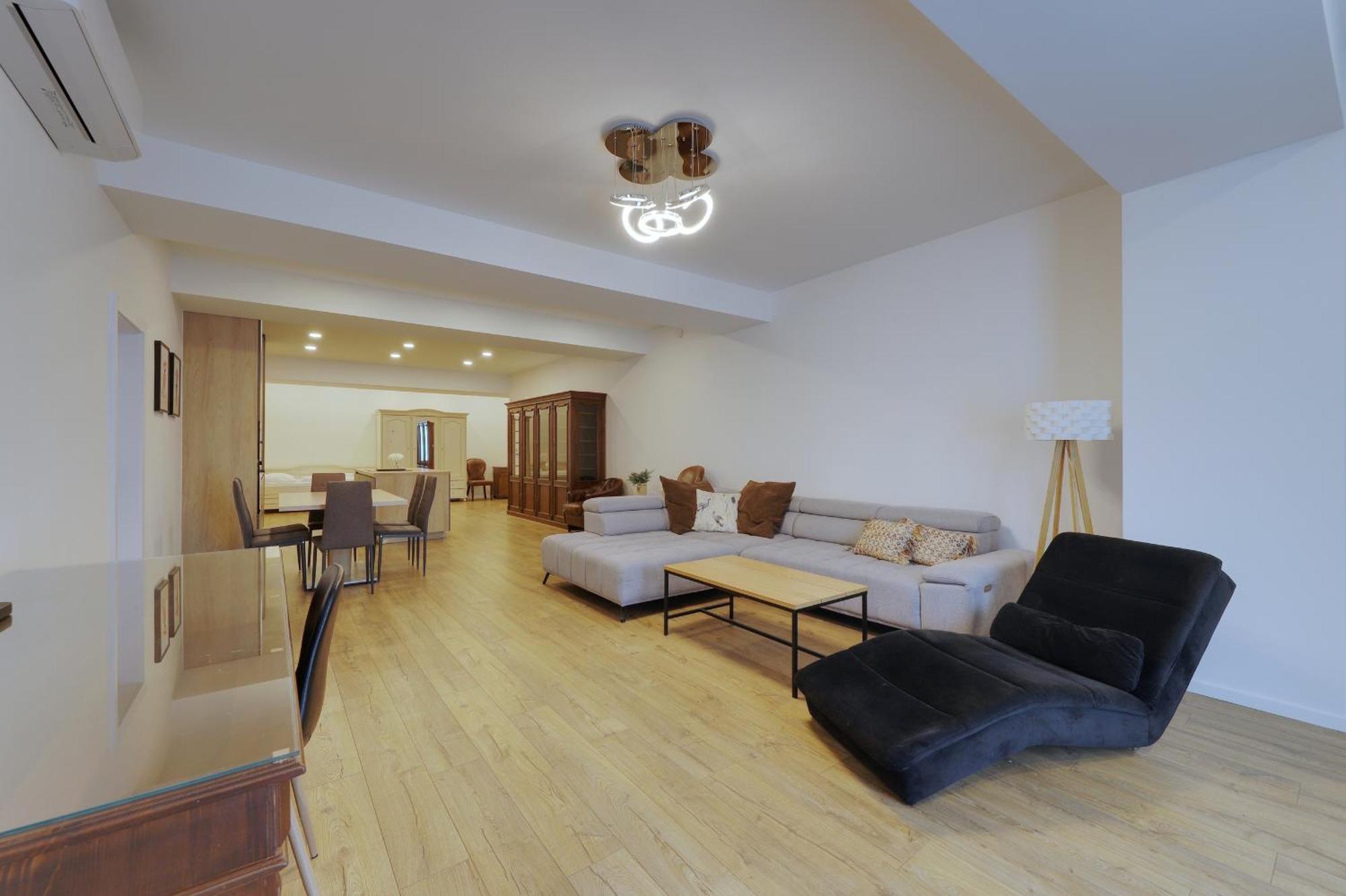 Shone Apartment Old Town 2 Bedroom Bratislava Esterno foto