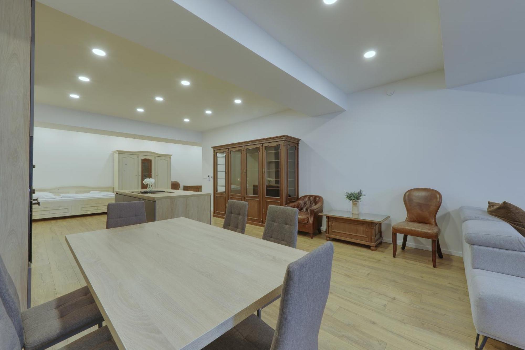 Shone Apartment Old Town 2 Bedroom Bratislava Esterno foto