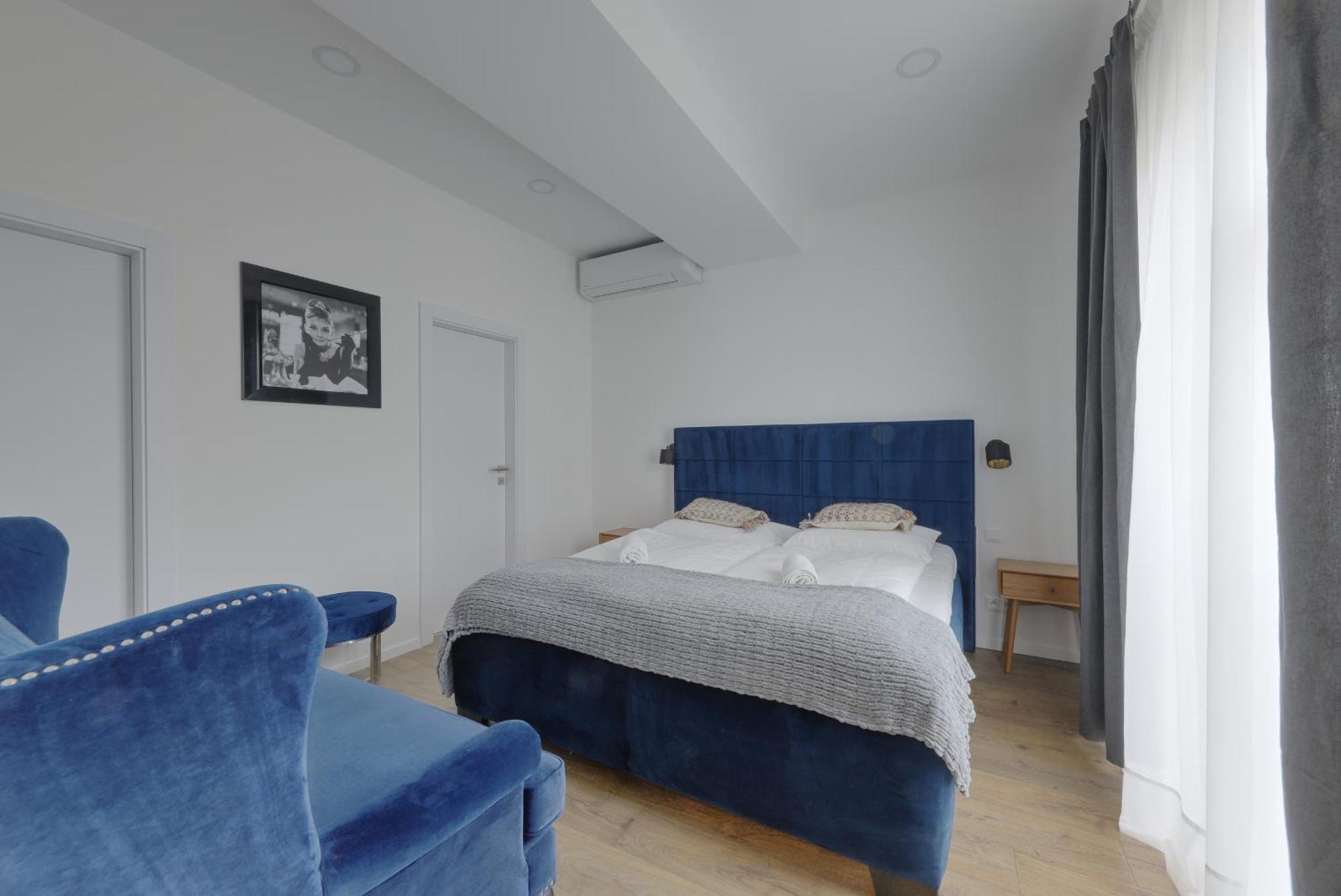 Shone Apartment Old Town 2 Bedroom Bratislava Esterno foto