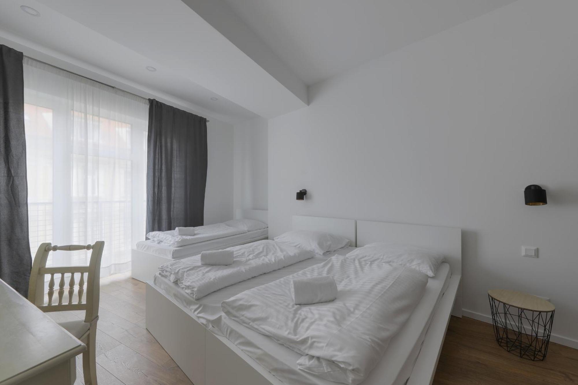 Shone Apartment Old Town 2 Bedroom Bratislava Esterno foto