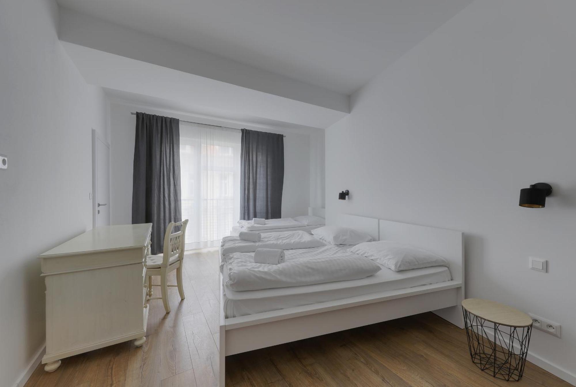 Shone Apartment Old Town 2 Bedroom Bratislava Esterno foto