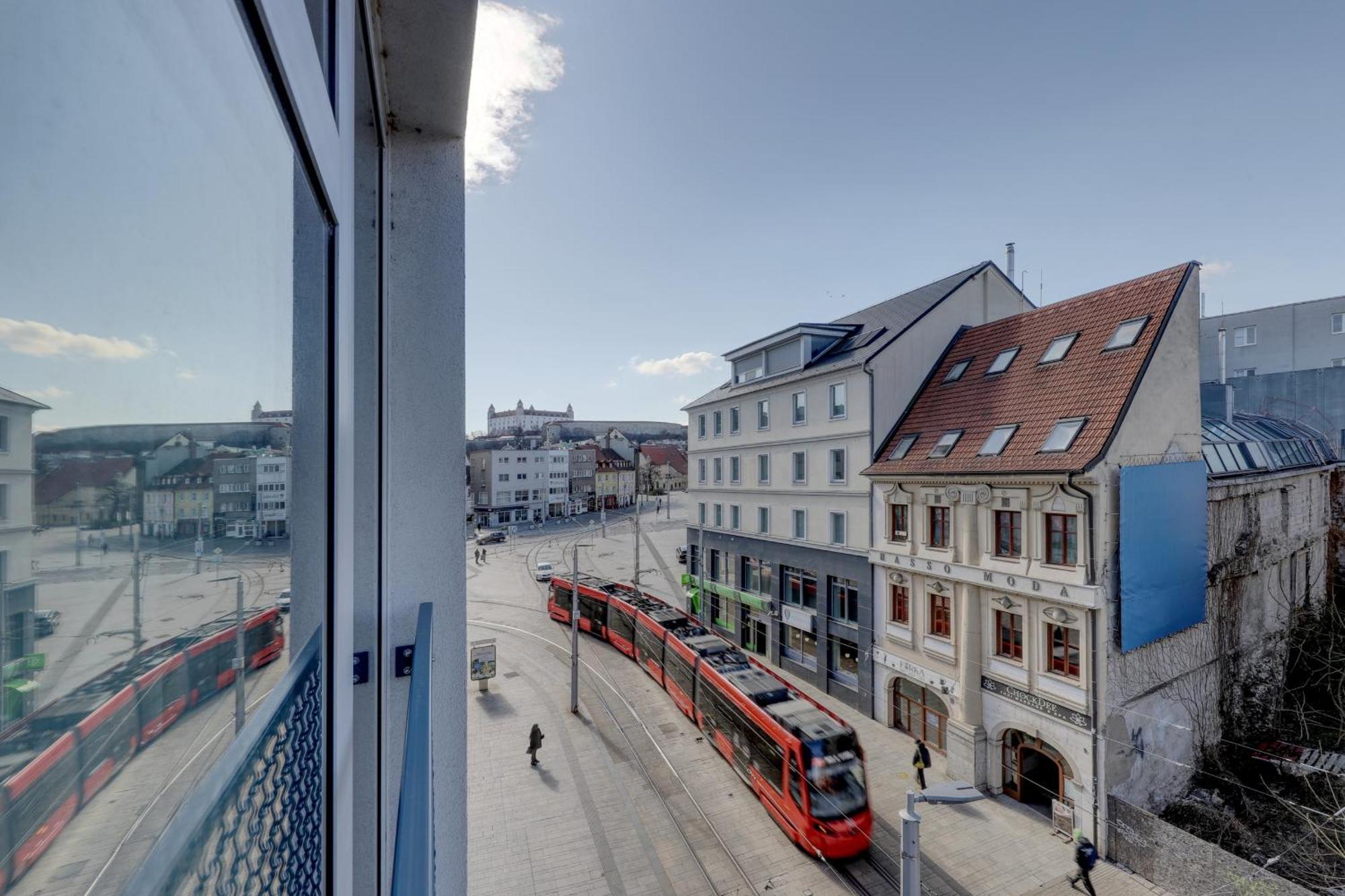 Shone Apartment Old Town 2 Bedroom Bratislava Esterno foto