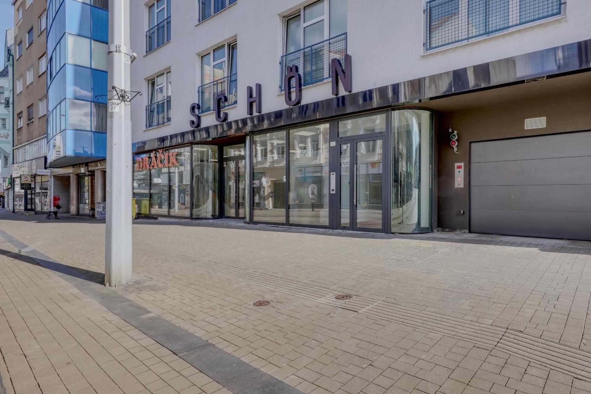 Shone Apartment Old Town 2 Bedroom Bratislava Esterno foto